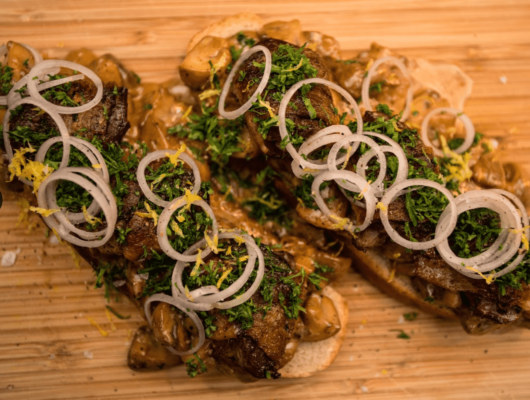 Rågeopskrift med champignon